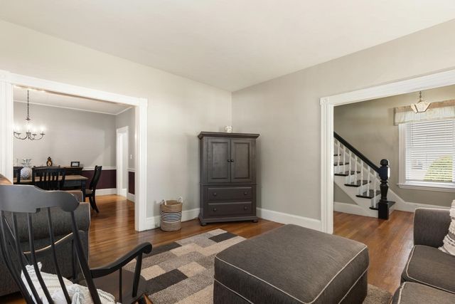5 Walnut St, Wakefield, MA 01880