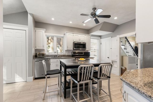 5 Walnut St, Wakefield, MA 01880