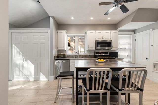 5 Walnut St, Wakefield, MA 01880