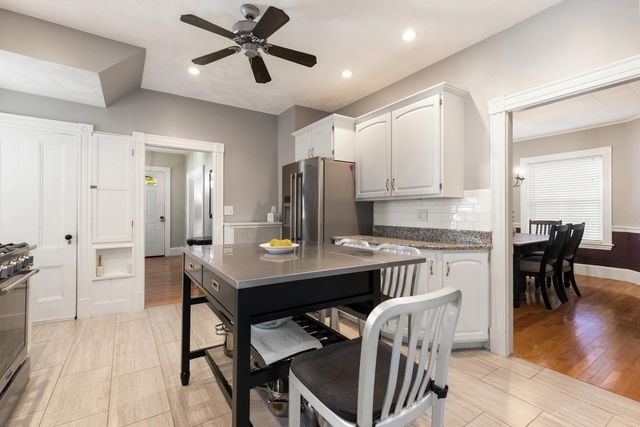 5 Walnut St, Wakefield, MA 01880