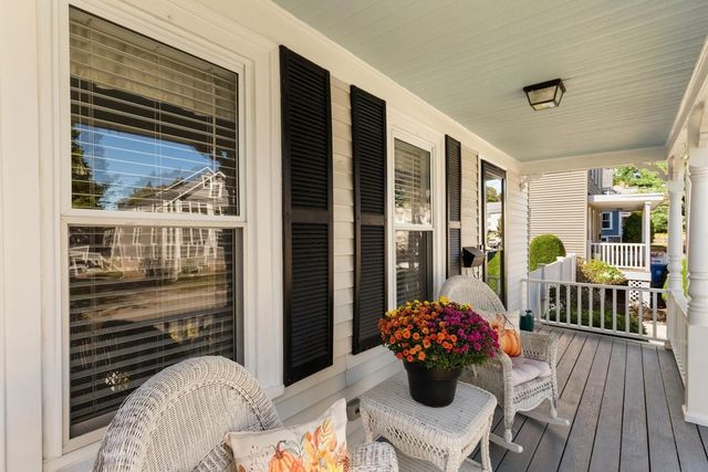 5 Walnut St, Wakefield, MA 01880