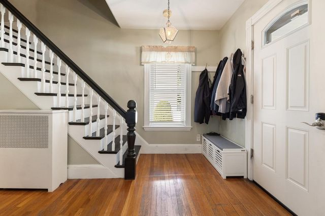 5 Walnut St, Wakefield, MA 01880