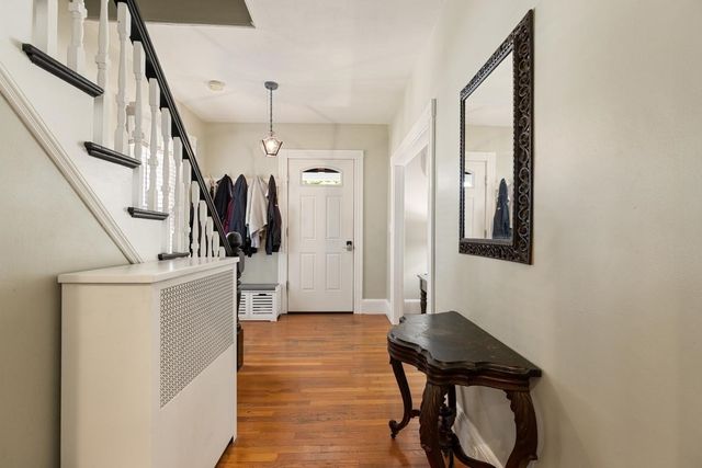 5 Walnut St, Wakefield, MA 01880