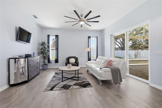 486 WOODFORD DRIVE, Debary, FL 32713