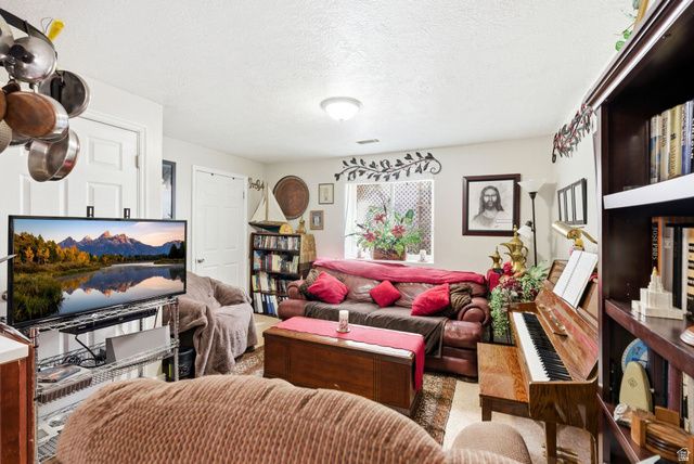 4953 S 3000 W, Roy, UT 84067