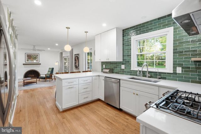 810 DUKE ST, Rockville, MD 20850