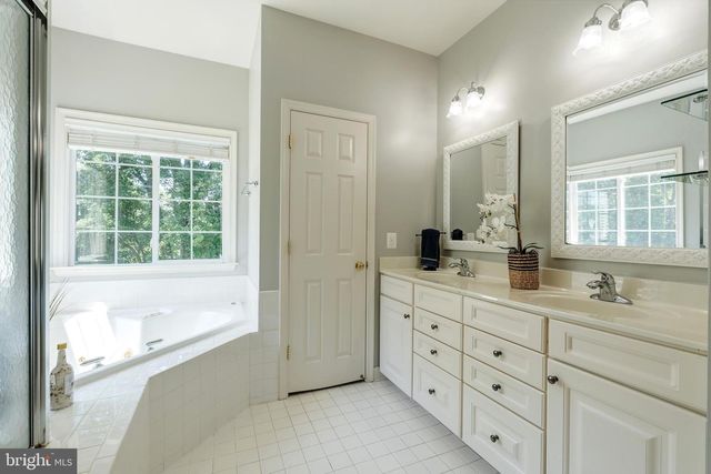 317 N OLD DOMINION LN, Purcellville, VA 20132