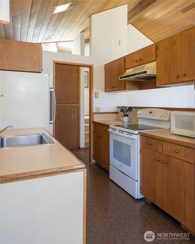 470 Bonanza Drive, Lopez Island, WA 98261
