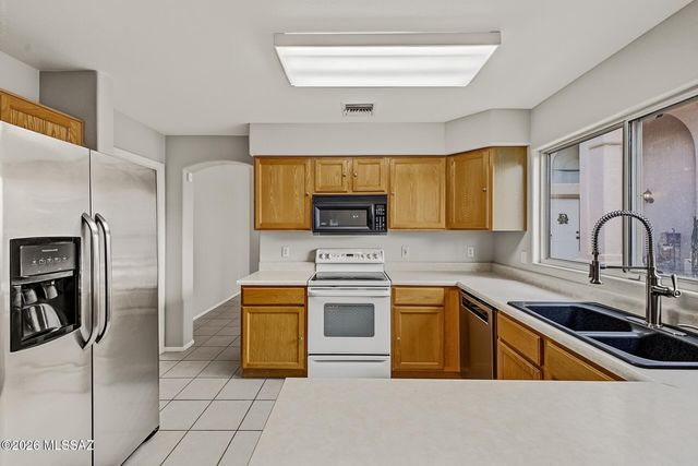 9139 E Muleshoe Street, Tucson, AZ 85747