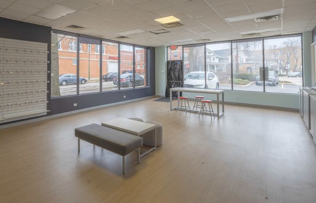 4128 N Milwaukee Avenue, Chicago, IL 60641