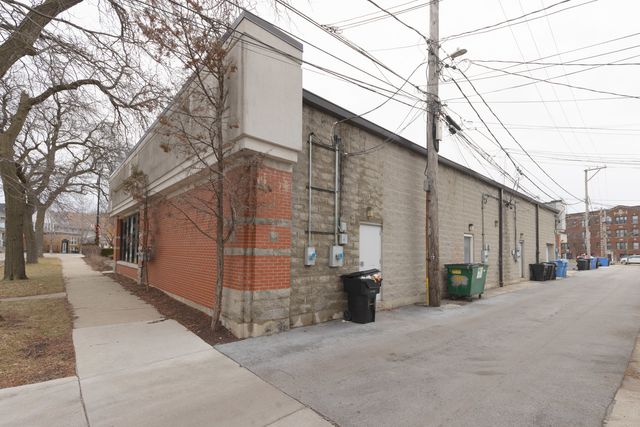 4128 N Milwaukee Avenue, Chicago, IL 60641