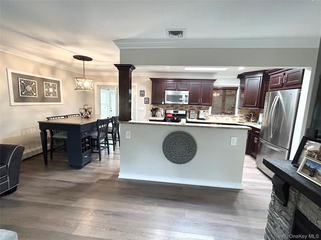 3 Norma Lane, Kings Park, NY 11754