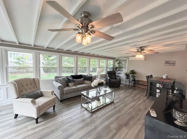 3 Norma Lane, Kings Park, NY 11754