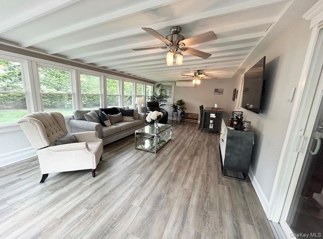 3 Norma Lane, Kings Park, NY 11754