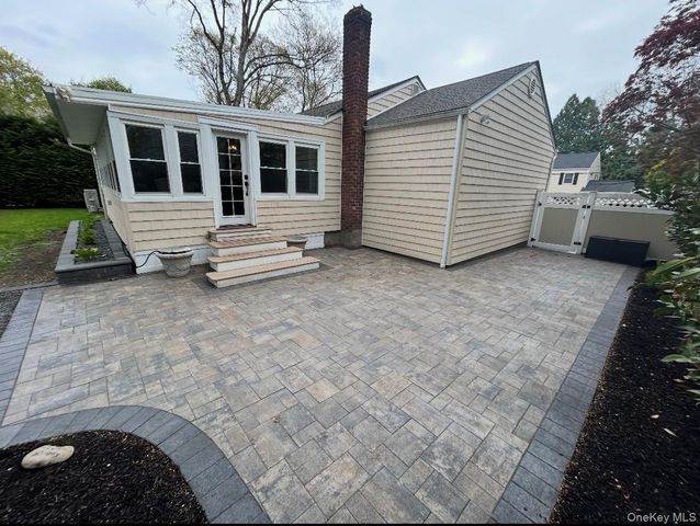 3 Norma Lane, Kings Park, NY 11754