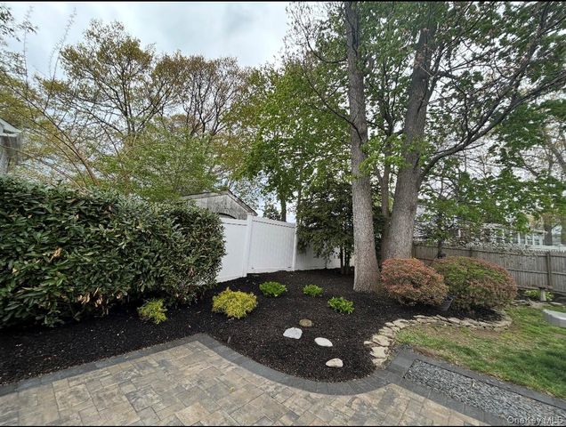 3 Norma Lane, Kings Park, NY 11754