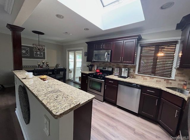 3 Norma Lane, Kings Park, NY 11754