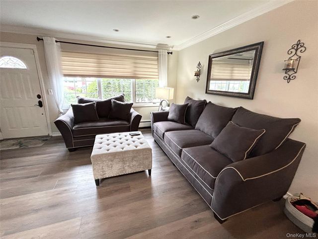 3 Norma Lane, Kings Park, NY 11754