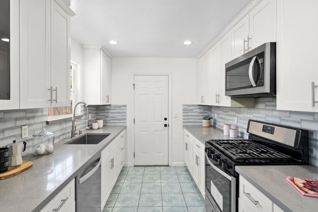 679 School Street, Pittsburg, CA 94565