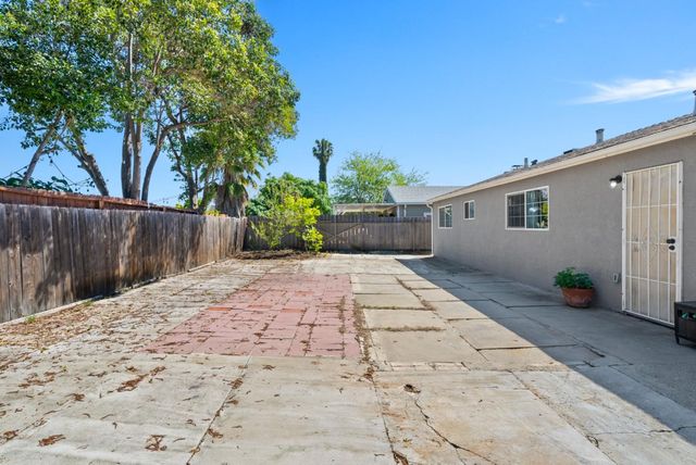 679 School Street, Pittsburg, CA 94565