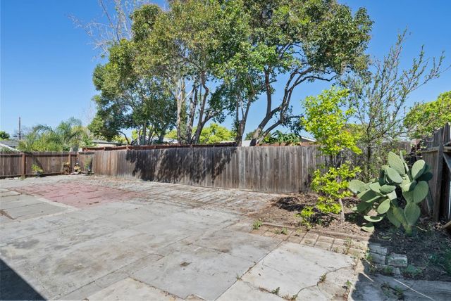 679 School Street, Pittsburg, CA 94565