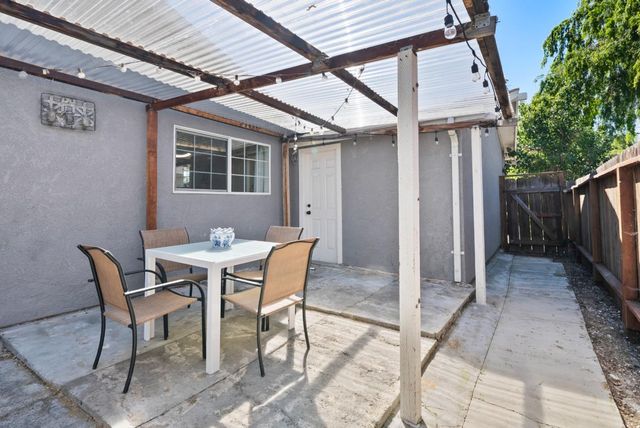 679 School Street, Pittsburg, CA 94565