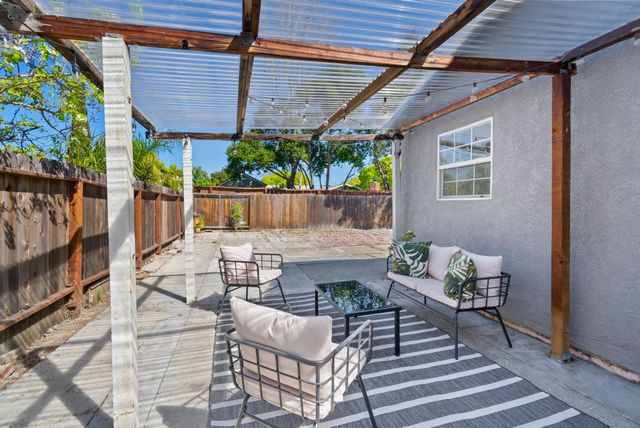 679 School Street, Pittsburg, CA 94565