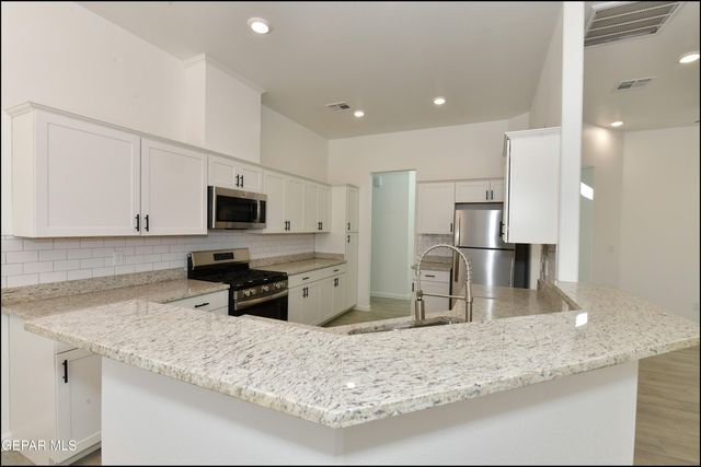 740 Weiermann Street, Horizon City, TX 79928