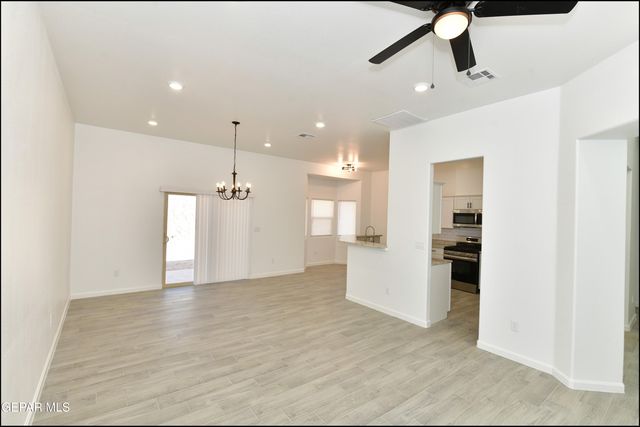 740 Weiermann Street, Horizon City, TX 79928