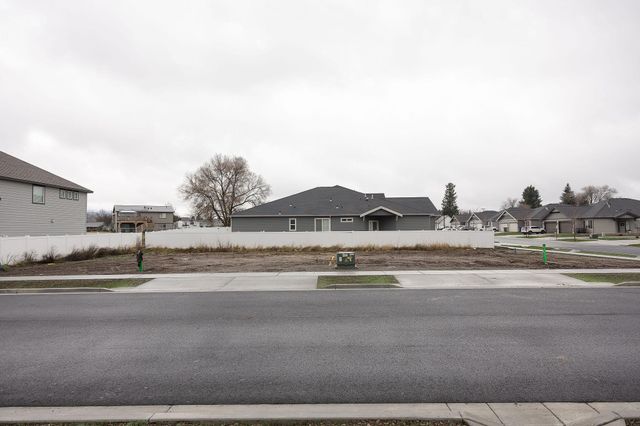 17406 E Maxwell Ave, Spokane Valley, WA 99016