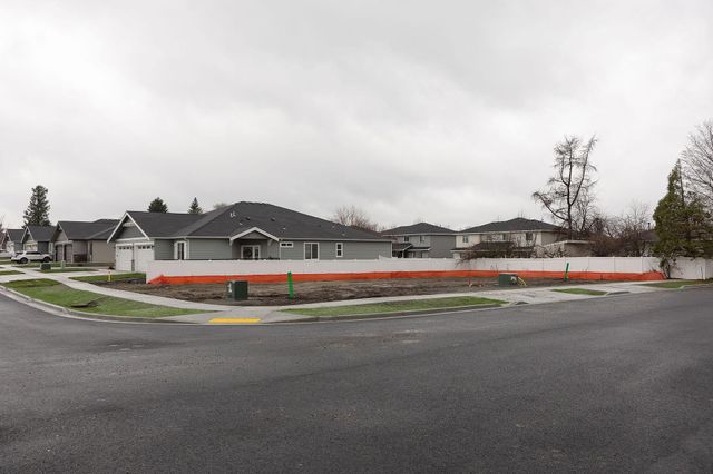 17406 E Maxwell Ave, Spokane Valley, WA 99016