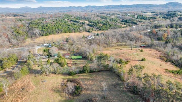 6457 Roanoke RD, Fincastle, VA 24090