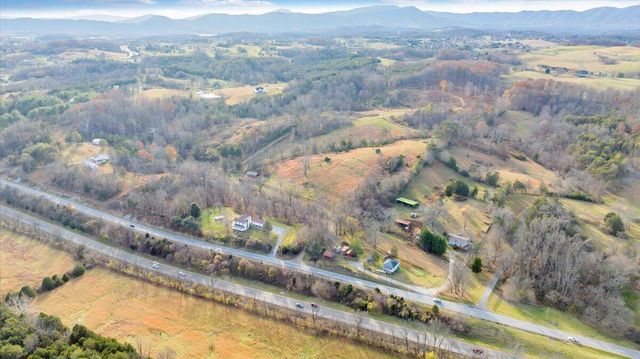 6457 Roanoke RD, Fincastle, VA 24090