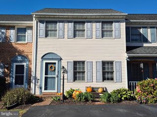 7 BROOKFIELD RD, Lititz, PA 17543