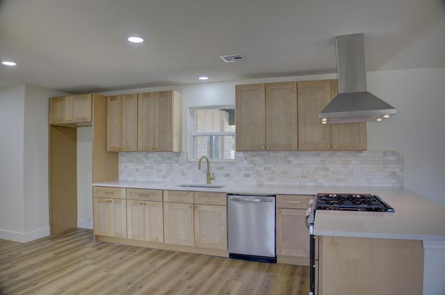 19753 E 42nd Street S, Broken Arrow, OK 74014