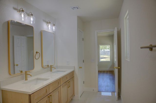 19753 E 42nd Street S, Broken Arrow, OK 74014