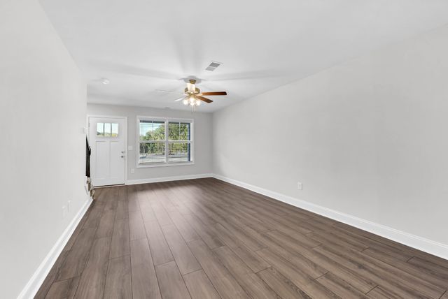 135 Quarry Point Dr C135, Clarksville, TN 37043