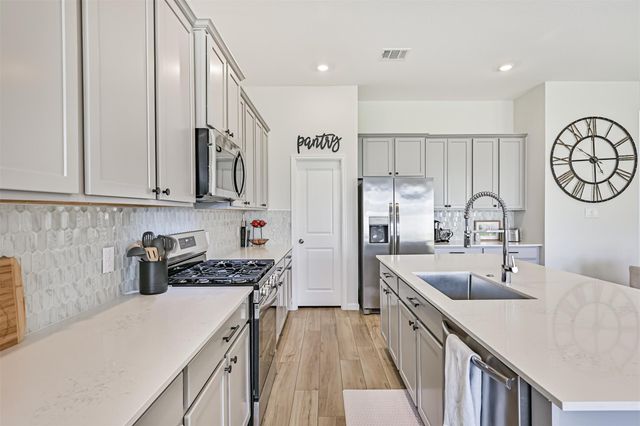 5010 Walnut Grove Lane, Manvel, TX 77578