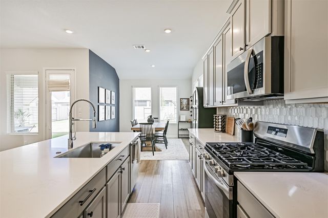 5010 Walnut Grove Lane, Manvel, TX 77578