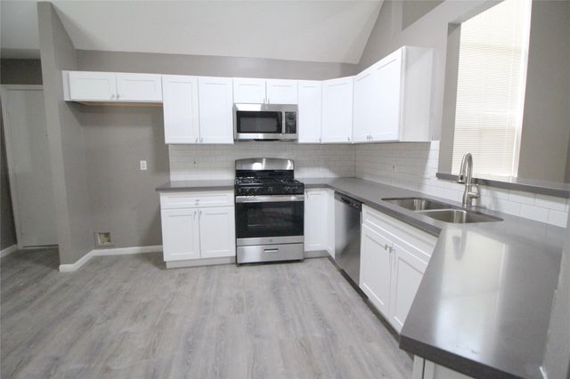 12323 Guernsey Drive, Tomball, TX 77377