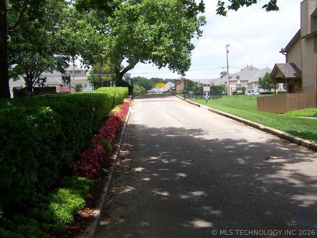 9106 S Urbana Avenue W 10F, Tulsa, OK 74137
