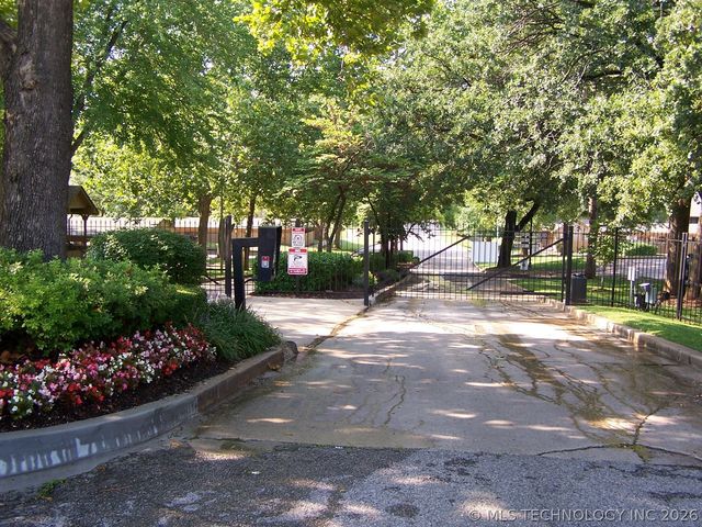 9106 S Urbana Avenue W 10F, Tulsa, OK 74137