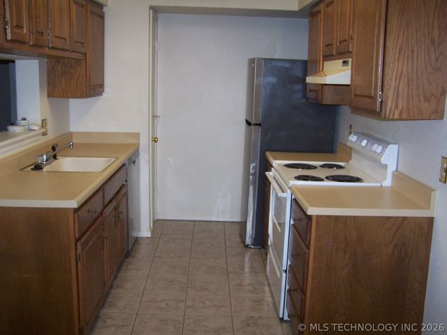 9106 S Urbana Avenue W 10F, Tulsa, OK 74137