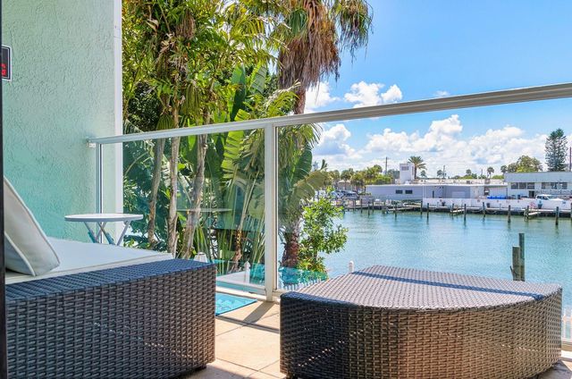 125 110TH AVENUE 1, Treasure Island, FL 33706