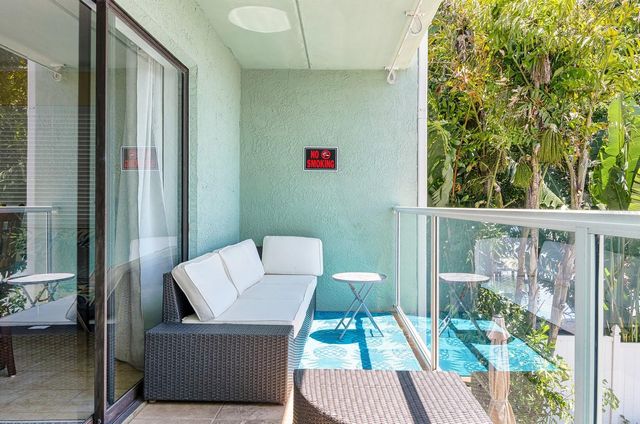 125 110TH AVENUE 1, Treasure Island, FL 33706