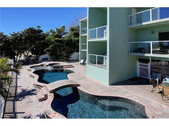 125 110TH AVENUE 1, Treasure Island, FL 33706