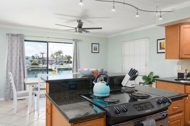 125 110TH AVENUE 1, Treasure Island, FL 33706