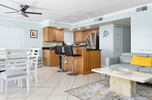 125 110TH AVENUE 1, Treasure Island, FL 33706