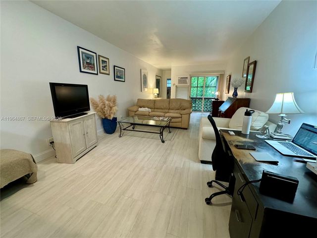 6580 Santona Street A38, Coral Gables, FL 33146