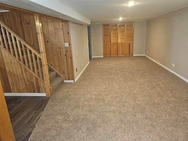 109 E Willman, Hiawatha, IA 52233